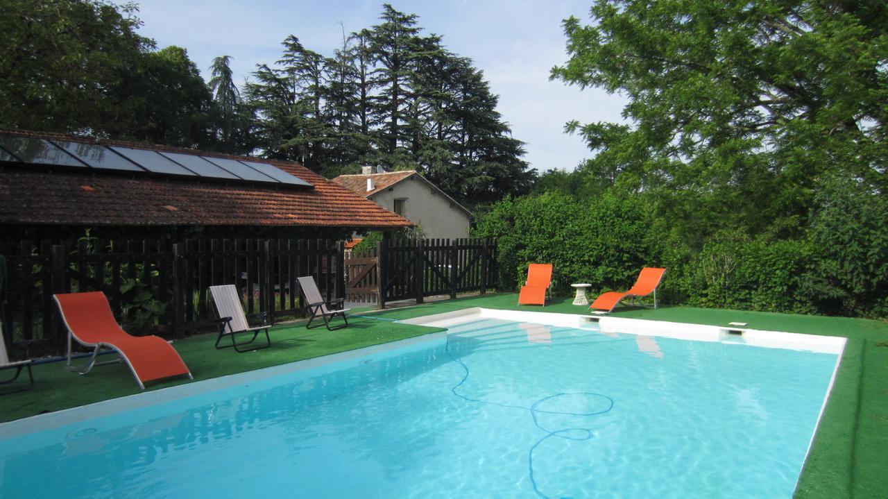 Domaine De Puytirel Bed & Breakfast Champagne-et-Fontaine Ngoại thất bức ảnh